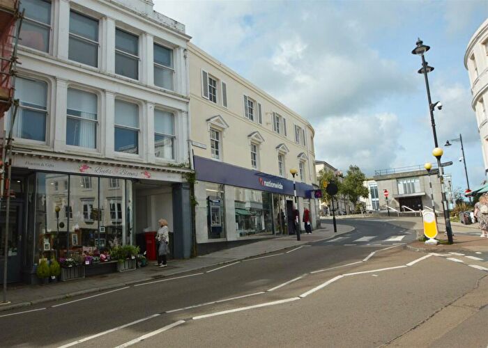 2 Bedroom Maisonette For Sale In Central Ryde, PO33