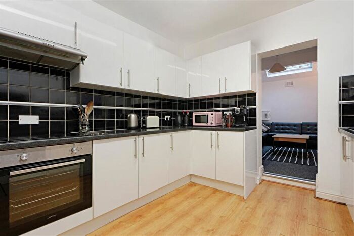 8 Bedroom House To Rent In Whitham Road, Broomhill, S10