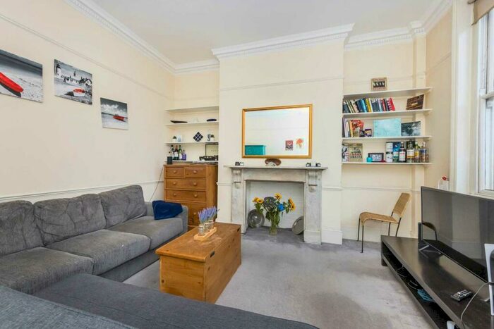1 Bedroom Apartment To Rent In Upper Street, Islington, N1