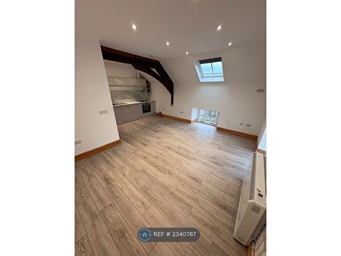 1 Bedroom Flat To Rent In Capel Moriah, Cerrigydrudion, LL21