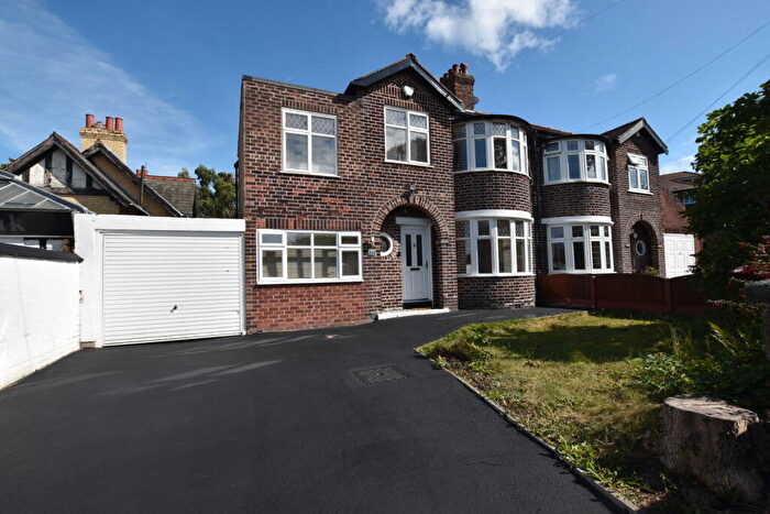 4 Bedroom Semi-Detached House For Sale In Manor Hill, Claughton, CH43