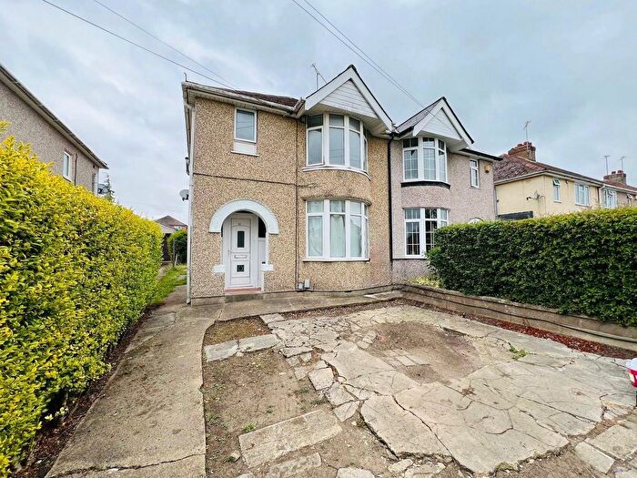 3 Bedroom Semi-Detached House To Rent In Off Gorsehill, Swindon, SN2