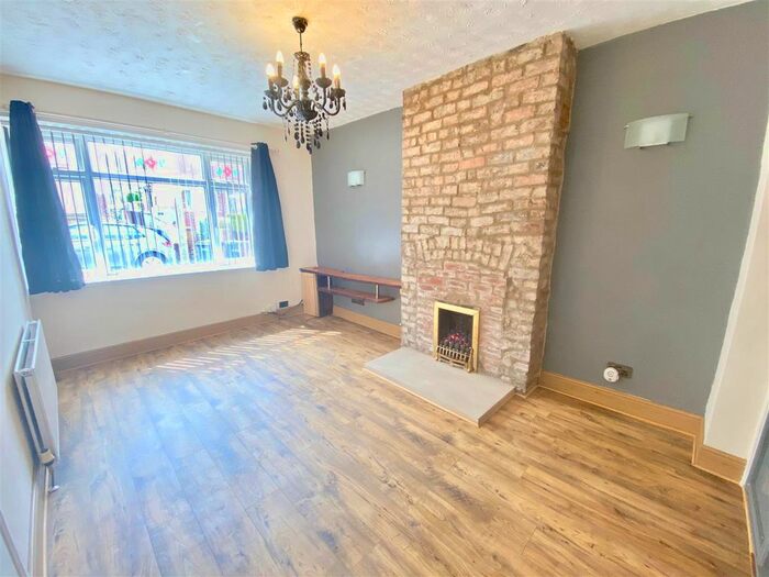 2 Bedroom Flat To Rent In West Street, Whickham, Newcastle Upon Tyne, NE16
