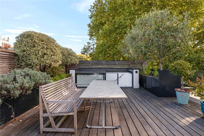 3 Bedroom Terraced House For Sale In River Street Mews, Clerkenwell, London, EC1R