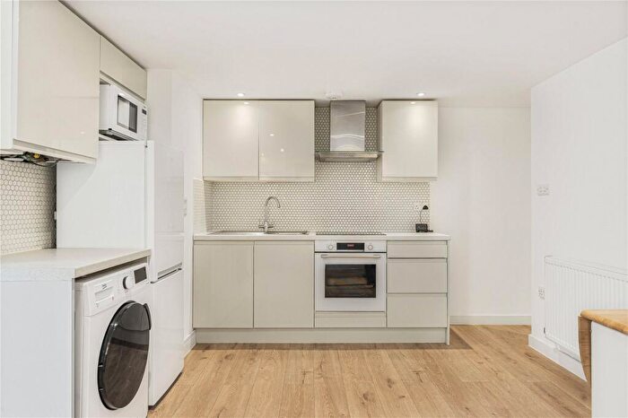 1 Bedroom Apartment To Rent In Bullingdon Road, Oxford, OX4