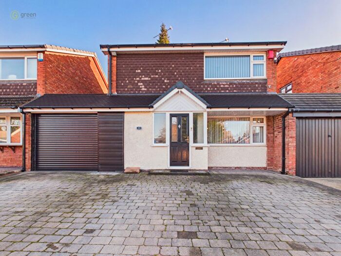 4 Bedroom Link Detached House For Sale In Ravensdale Gardens, Walsall, WS5