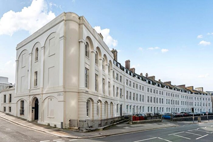 2 Bedroom Apartment For Sale In The Crescent, The Hoe, PL1