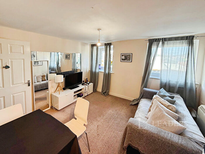1 Bedroom Flat To Rent In Anglesea Terrace, Southampton, Hampshire, SO14