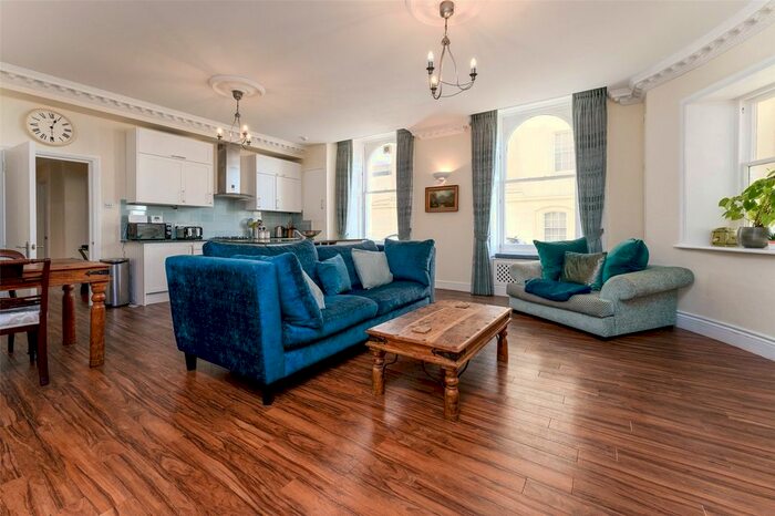 2 Bedroom Flat To Rent In Marine Parade, Brighton, BN2