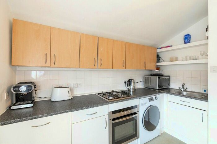 1 Bedroom Flat To Rent In Shorrolds Road, Fulham, SW6