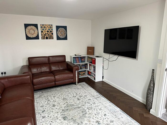 4 Bedroom Detached House To Rent In Pontefract Road, Bicester, OX26