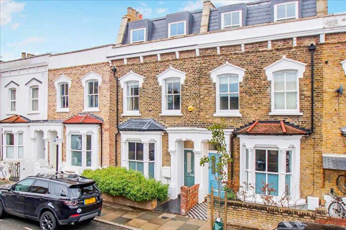 5 Bedroom Property For Sale In Kiver Road, London, N19