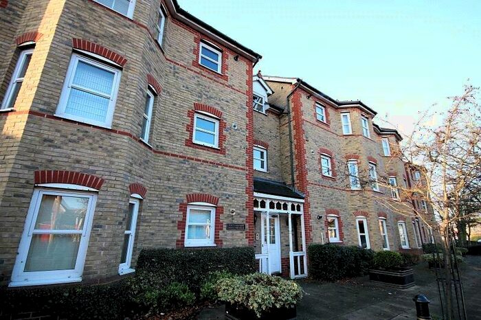 2 Bedroom Apartment To Rent In Rainsford Road, Chelmsford, Essex, CM1