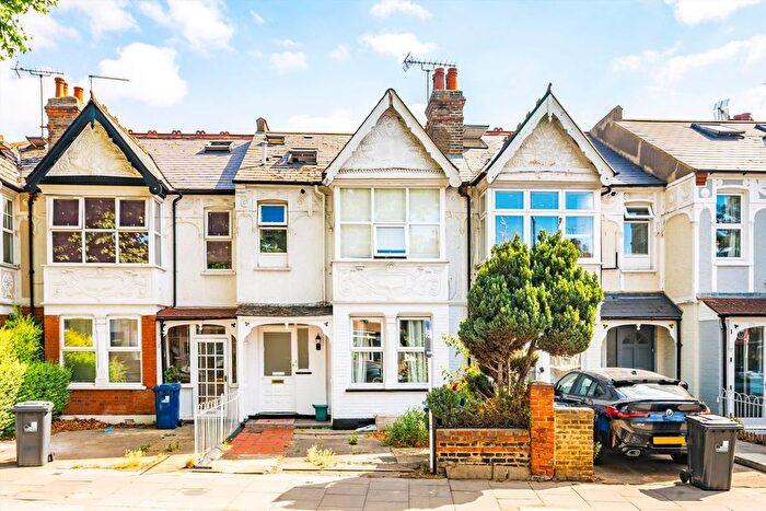 2 Bedroom Flat For Sale In Northfield Avenue, West Ealing, W13
