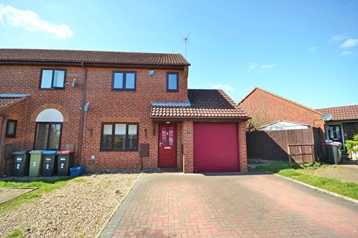 3 Bedroom Semi Detached House For Sale In Burholme, Emerson Valley, Milton Keynes, Buckinghamshire, MK4