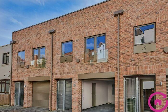 2 Bedroom Town House To Rent In Lansdown Crescent Lane, Cheltenham, GL50