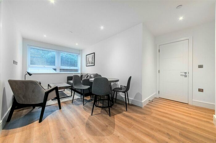 1 Bedroom Apartment To Rent In Wood Street, East Grinstead, West Sussex, RH19