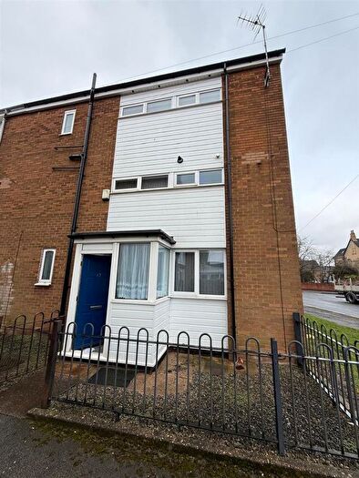 5 Bedroom Semi-Detached House To Rent In Rugmere Close, Hull, HU3