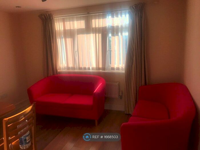 1 Bedroom Flat To Rent In Ilford, Ilford, IG3