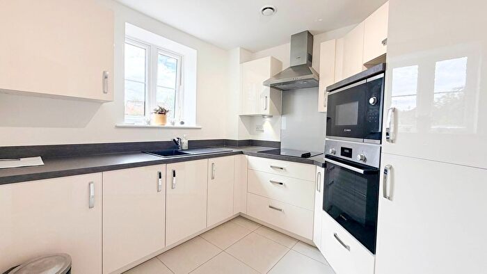 1 Bedroom Flat To Rent In Lowe House, Knebworth, SG3