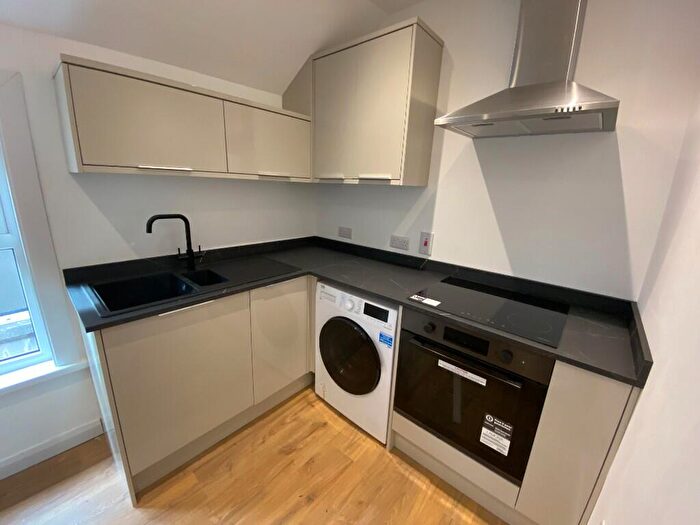 2 Bedroom Apartment To Rent In Corporation Road, Cardiff(City), CF11