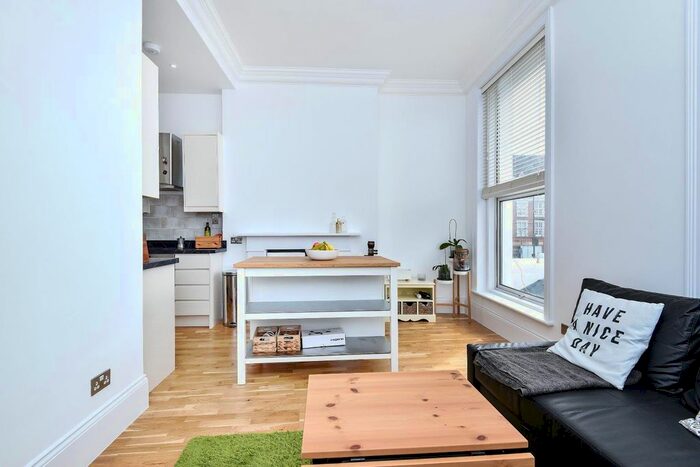 1 Bedroom Flat To Rent In Uxbridge Road, London, W12