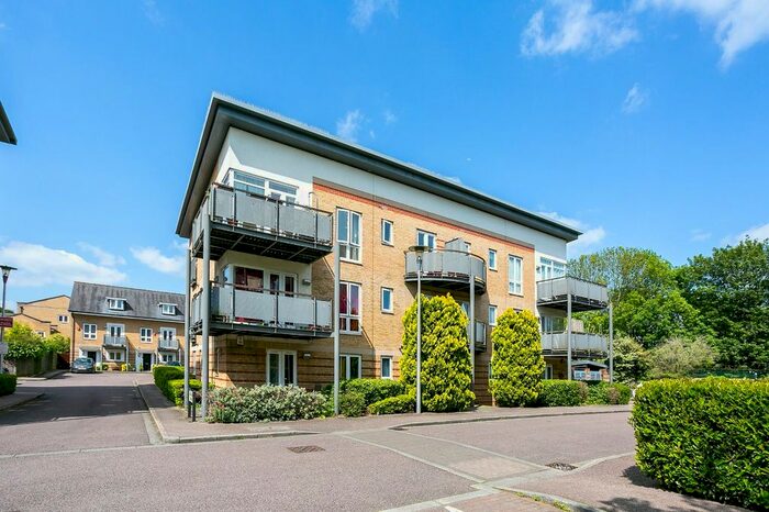 2 Bedroom Flat To Rent In Cassio Place, Watford, Hertfordshire, WD18