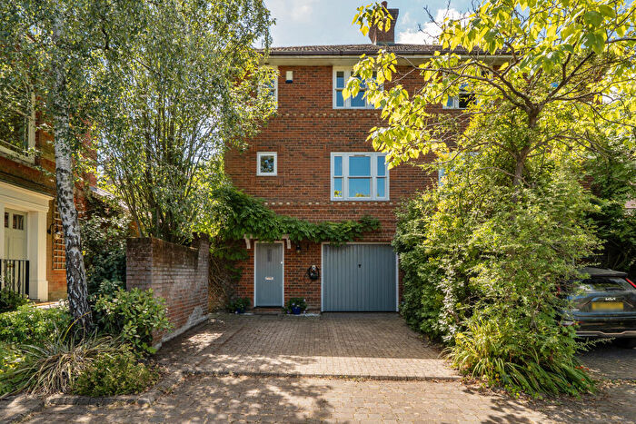 4 Bedroom Semi-Detached House For Sale In Ranelagh Road, Winchester, SO23