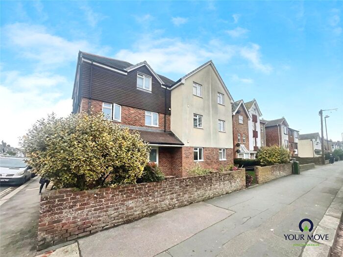 2 Bedroom Flat To Rent In Linden Road, Bognor Regis, West Sussex, PO21