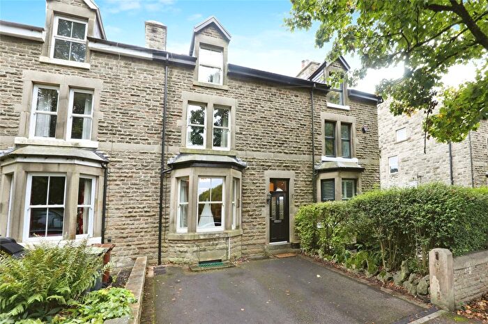 5 Bedroom Terraced House For Sale In Heath Grove, Buxton, SK17