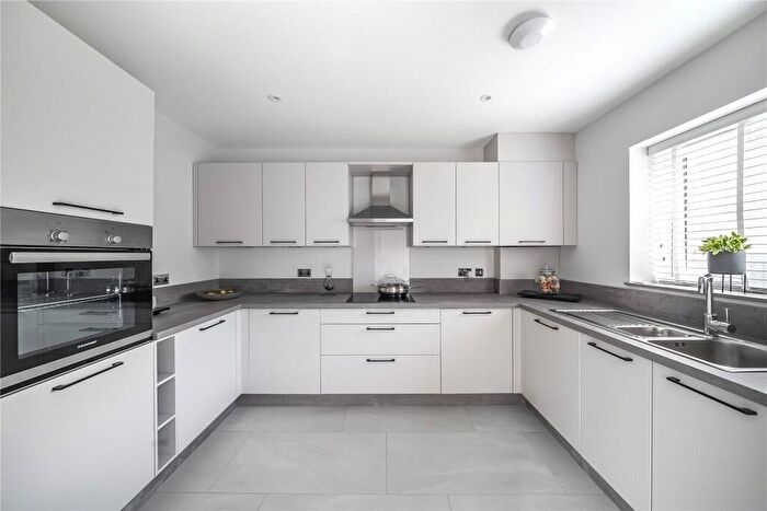 3 Bedroom Semi Detached House For Sale In Heritage Walk, Snodland, Kent, ME6