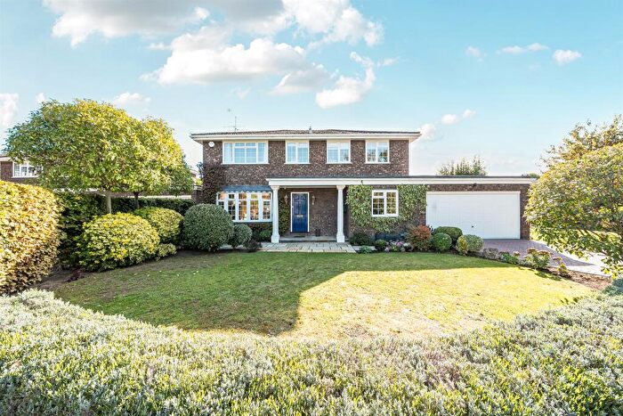 4 Bedroom Detached House For Sale In Silvertrees Drive, Maidenhead, SL6