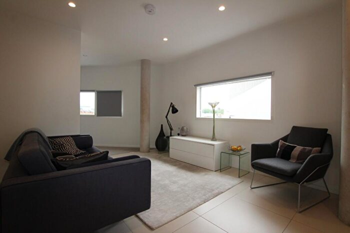 1 Bedroom Apartment To Rent In Canal Street, Nottingham, NG1