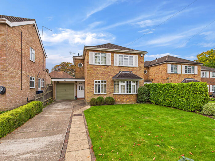 4 Bedroom Detached House For Sale In Elmdale Gardens, Princes Risborough, Buckinghamshire, HP27