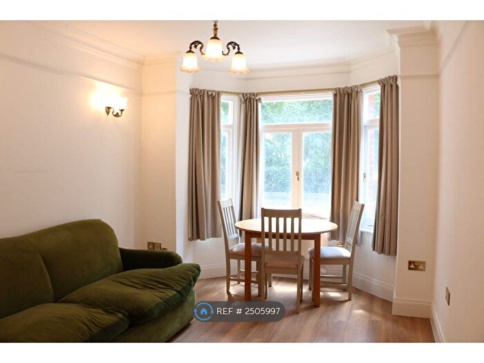 1 Bedroom Flat To Rent In Kingsway Mansions, London, WC1R