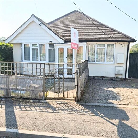 3 Bedroom Detached Bungalow For Sale In Drake Road, Old Bishopstoke, SO50