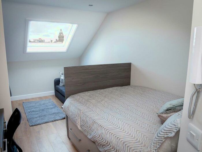 Apartment To Rent In Apt, St Paul's #, LS1