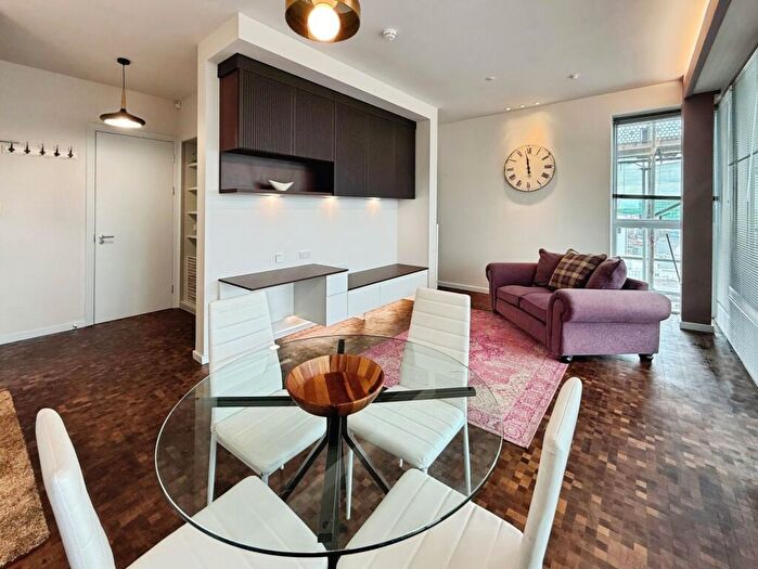 1 Bedroom Flat To Rent In West Point, Wellington Street, Leeds, Yorkshire, LS1