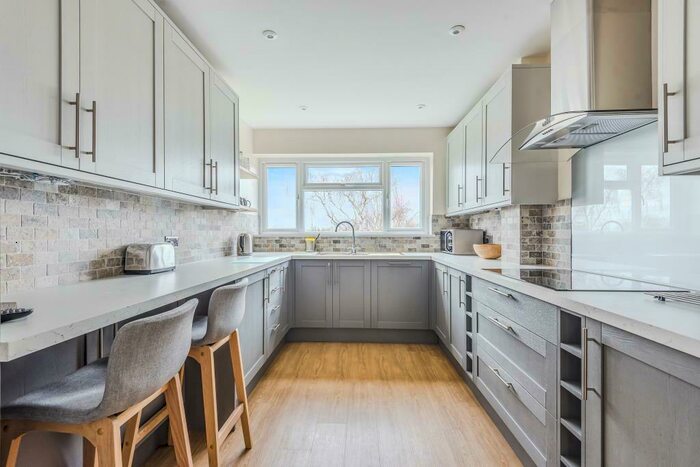 2 Bedroom Apartment To Rent In Surbiton, Kingston Upon Thames, KT6