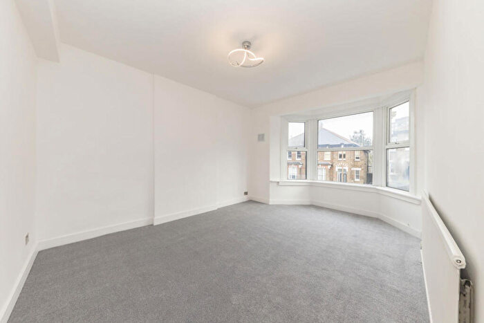 3 Bedroom Flat To Rent In Charlton Church Lane, Charlton, SE7