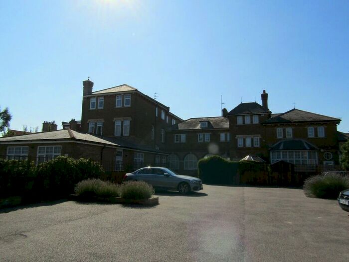 1 Bedroom Ground Flat To Rent In The Convent, Harold Road, CO15