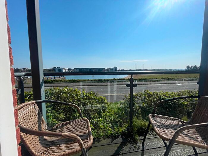 2 Bedroom Flat To Rent In Flat, Cwrt Naiad, Pentre Doc Y Gogledd, Llanelli, SA15