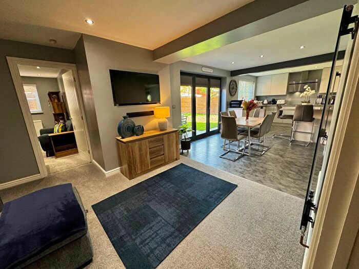 4 Bedroom Detached House For Sale In Bluebell Drive, Bedworth, CV12