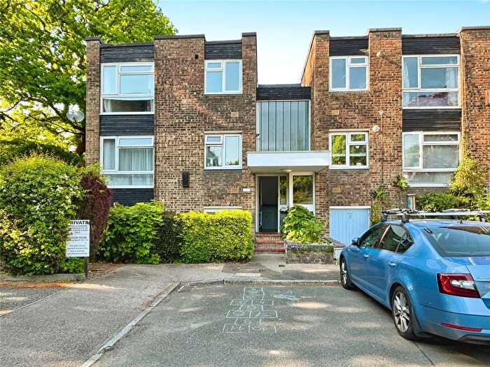 1 Bedroom Flat For Sale In Tudor Court, Tunbridge Wells, Kent, TN2