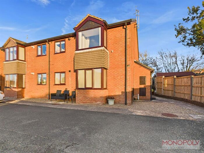 2 Bedroom Flat For Sale In Park Road, Coedpoeth, Wrexham, LL11