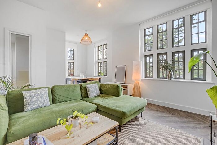 2 Bedroom Flat To Rent In Vernon House, Holt Gardens, London, SW17