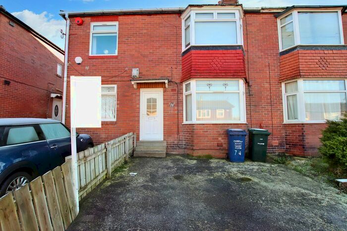 2 Bedroom Flat To Rent In Deanham Gardens, Newcastle Upon Tyne, NE5