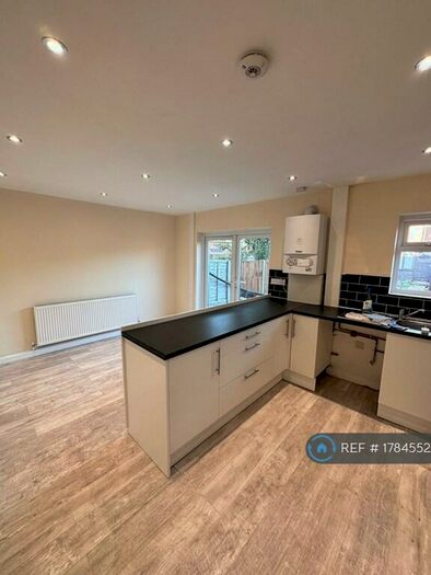 3 Bedroom Semi-Detached House To Rent In Romsey Close, Stanford-Le-Hope, SS17