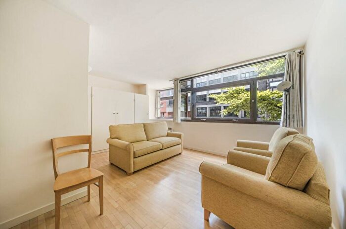 1 Bedroom Apartment To Rent In Crescent House, Golden Lane Estate, London, EC1Y
