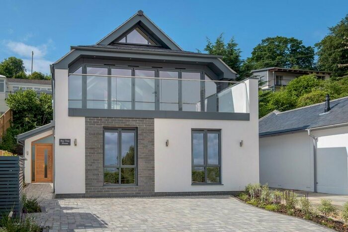 4 Bedroom Detached House To Rent In Stanhope Drive, Cowes, Isle Of Wight., PO31